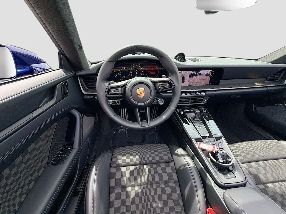 2026 Porsche 911 - Image 22 of 31