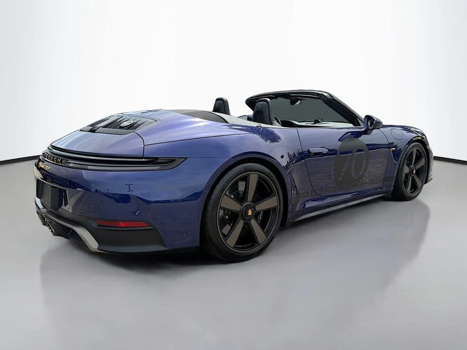 2026 Porsche 911 - Image 9 of 31