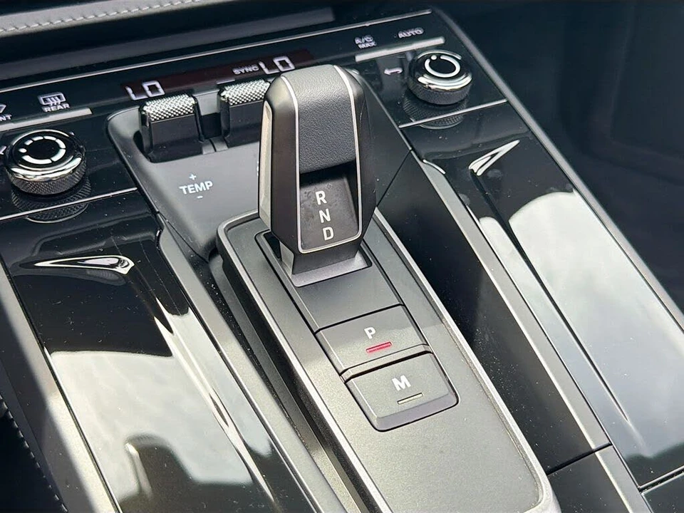 2026 Porsche 911 - Image 18 of 31