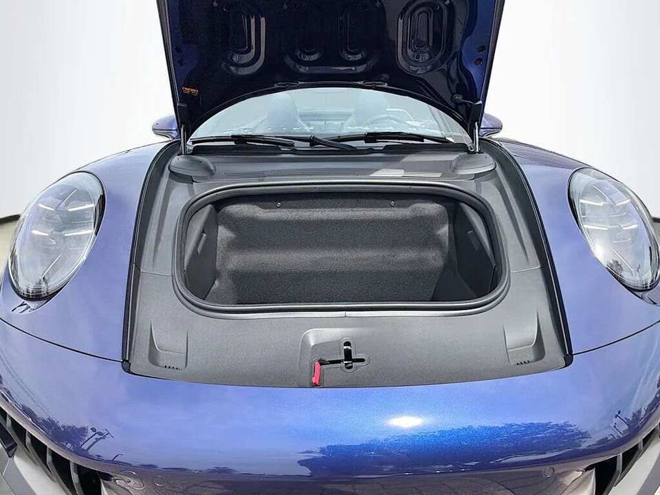 2026 Porsche 911 - Image 25 of 31
