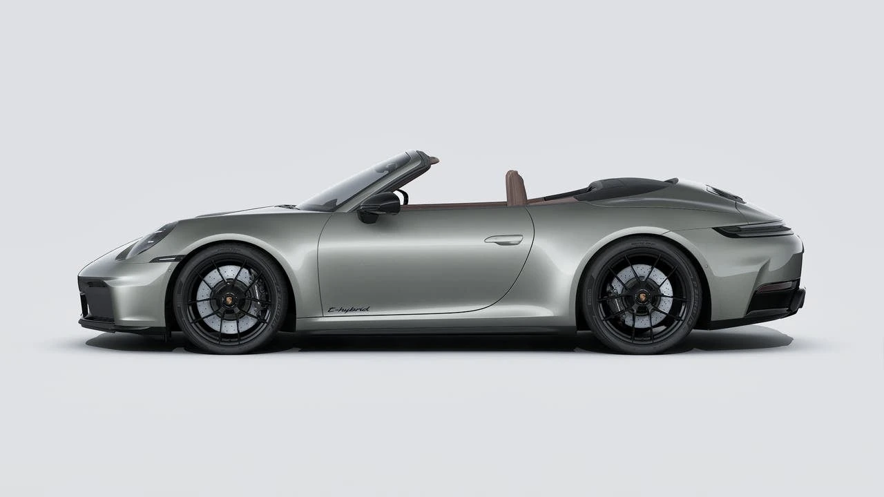 2026 Porsche 911 - Image 2 of 14