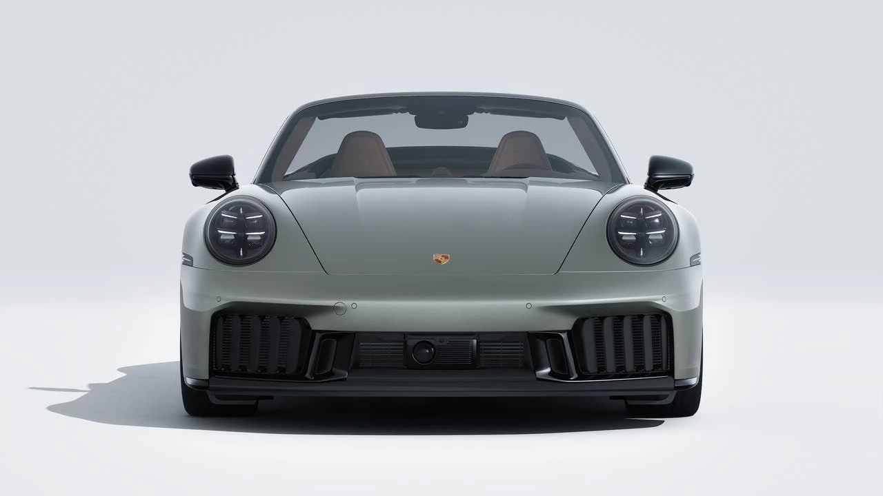2026 Porsche 911 - Image 8 of 14