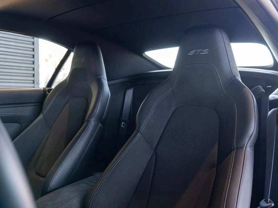 2026 Porsche 911 - Image 4 of 5