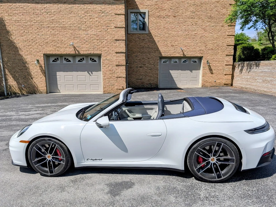 2026 Porsche 992 Carrera GTS - Image 15 of 31