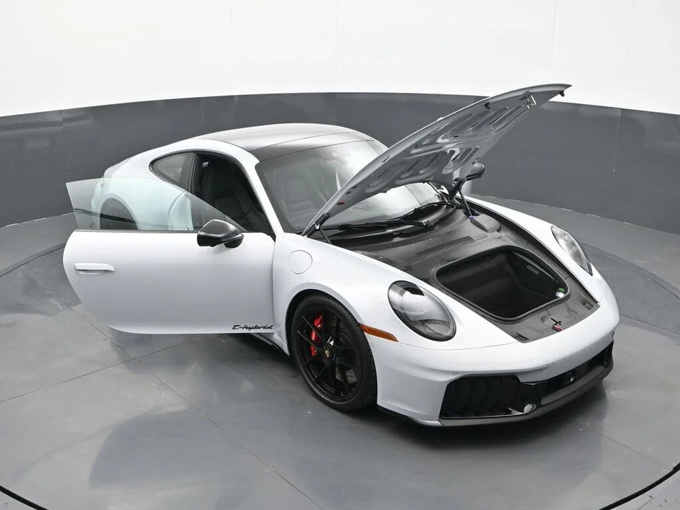2026 Porsche 992 Carrera GTS - Image 28 of 29