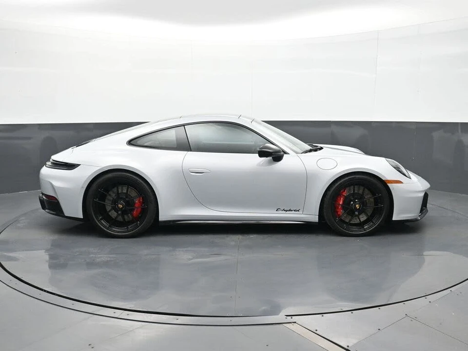 2026 Porsche 992 Carrera GTS - Image 19 of 29