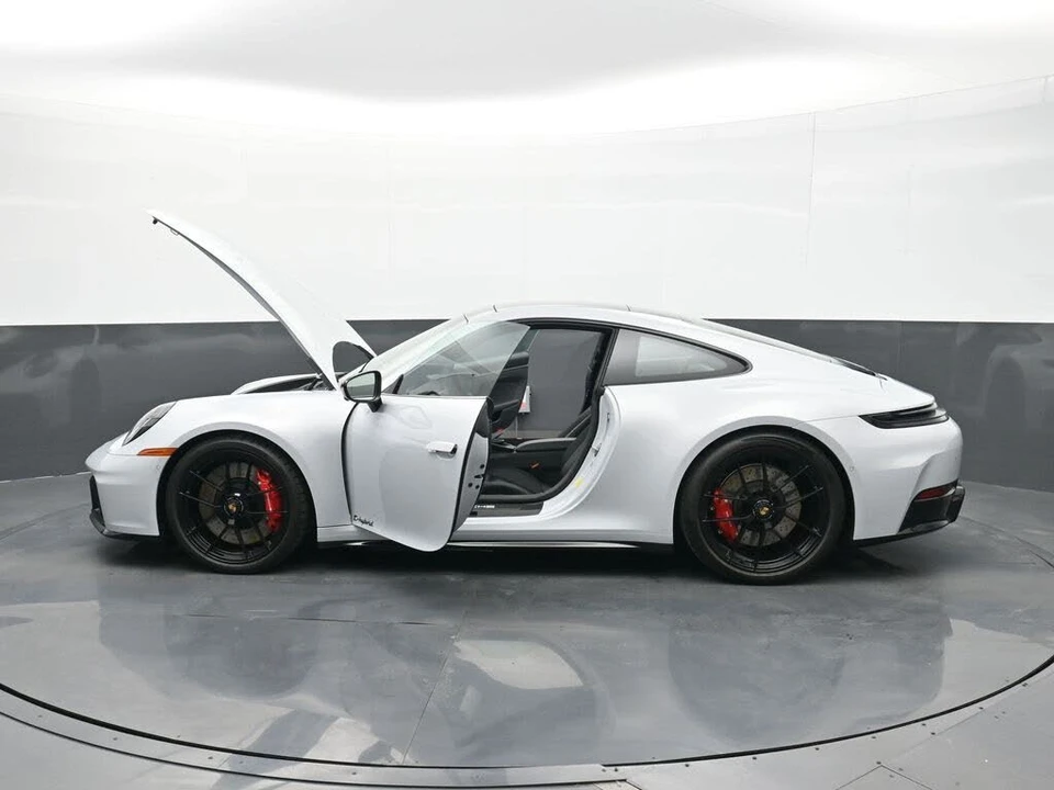 2026 Porsche 992 Carrera GTS - Image 25 of 29