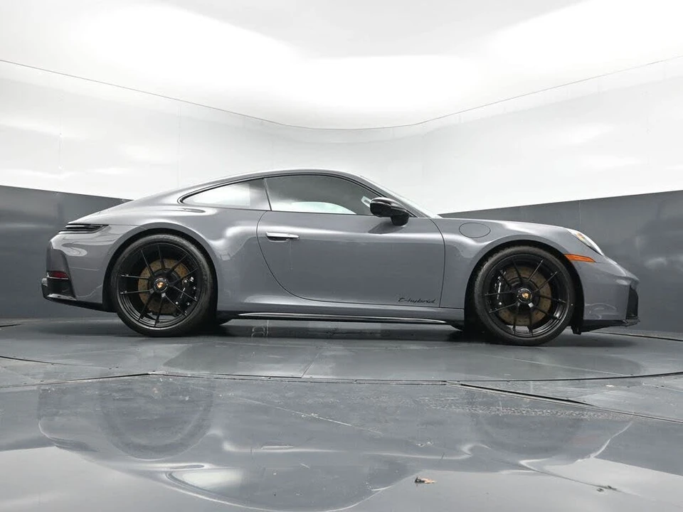 2026 Porsche 992 Carrera GTS - Image 25 of 31