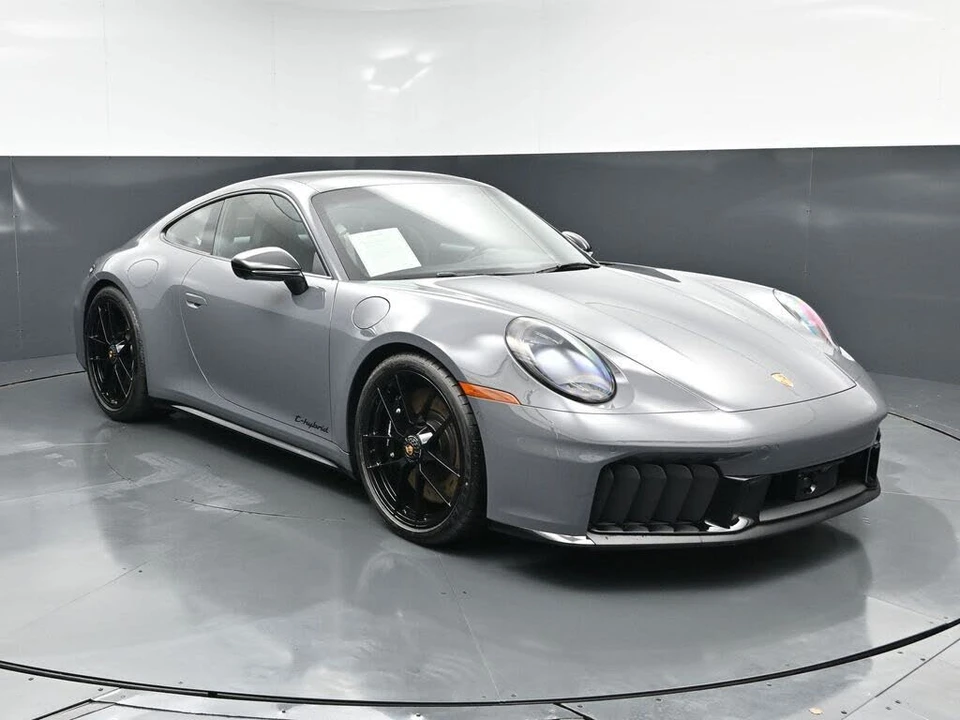 2026 Porsche 992 Carrera GTS - Image 10 of 31