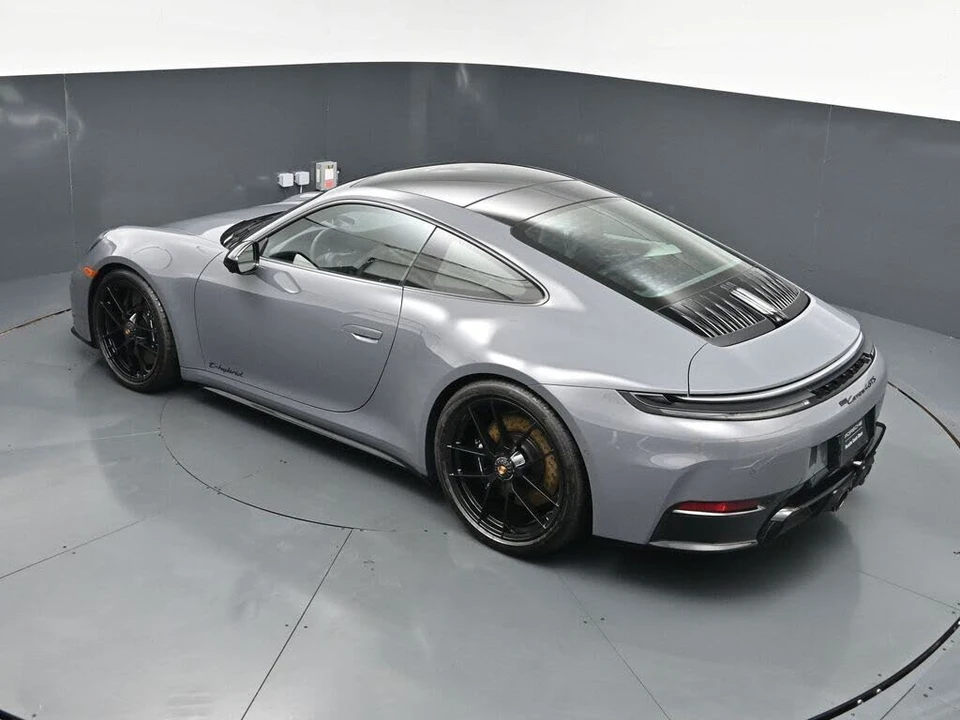 2026 Porsche 992 Carrera GTS - Image 14 of 31