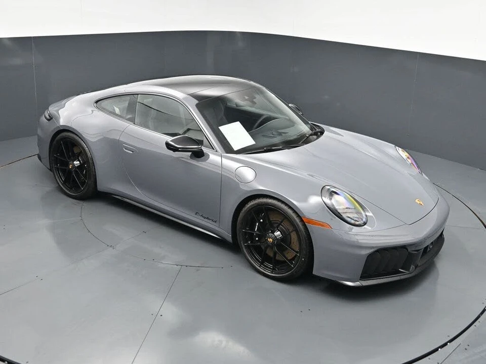 2026 Porsche 992 Carrera GTS - Image 18 of 31