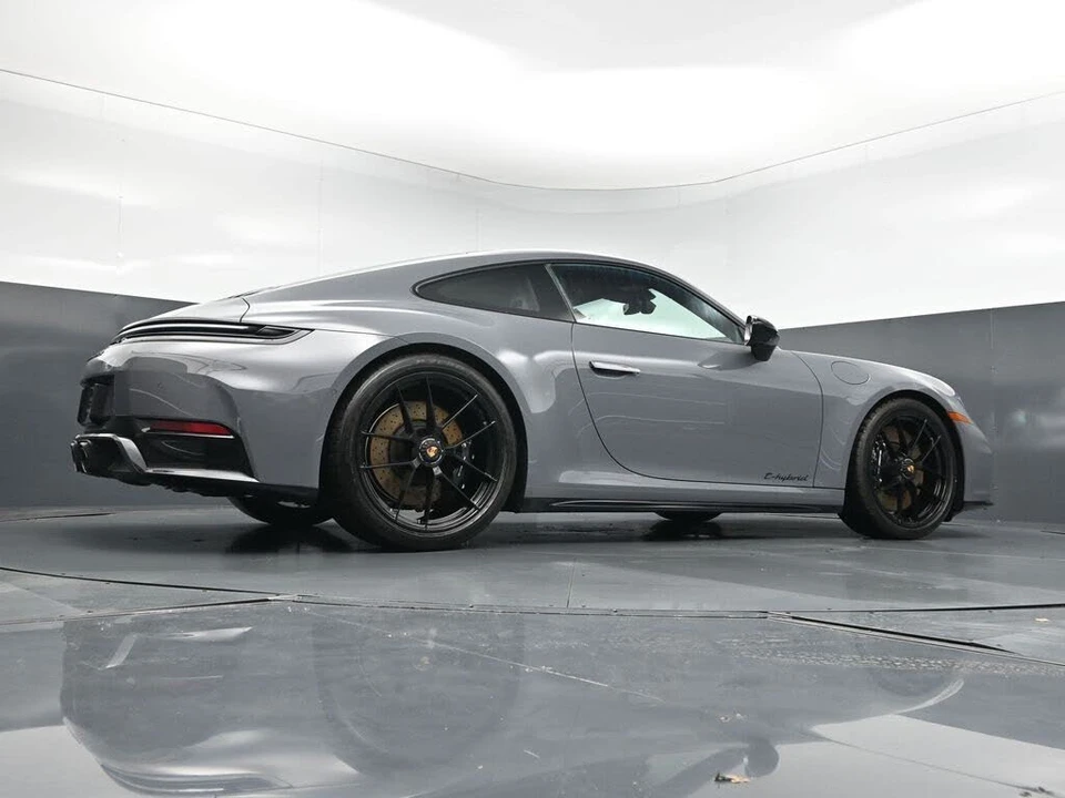 2026 Porsche 992 Carrera GTS - Image 24 of 31