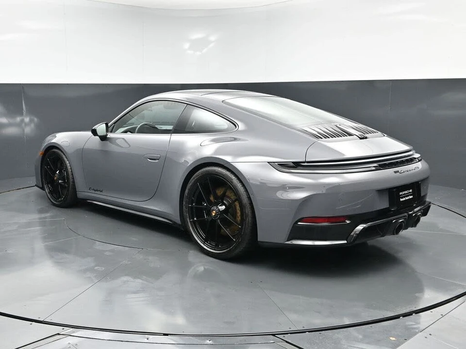 2026 Porsche 992 Carrera GTS - Image 3 of 31