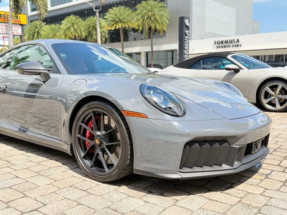 2026 Porsche 992 Carrera GTS - Image 8 of 31