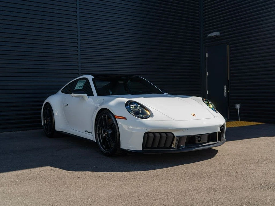 2026 Porsche 992 Carrera GTS - Image 7 of 31