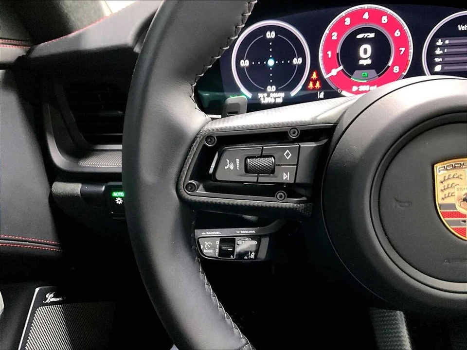 2026 Porsche 911 - Image 20 of 31