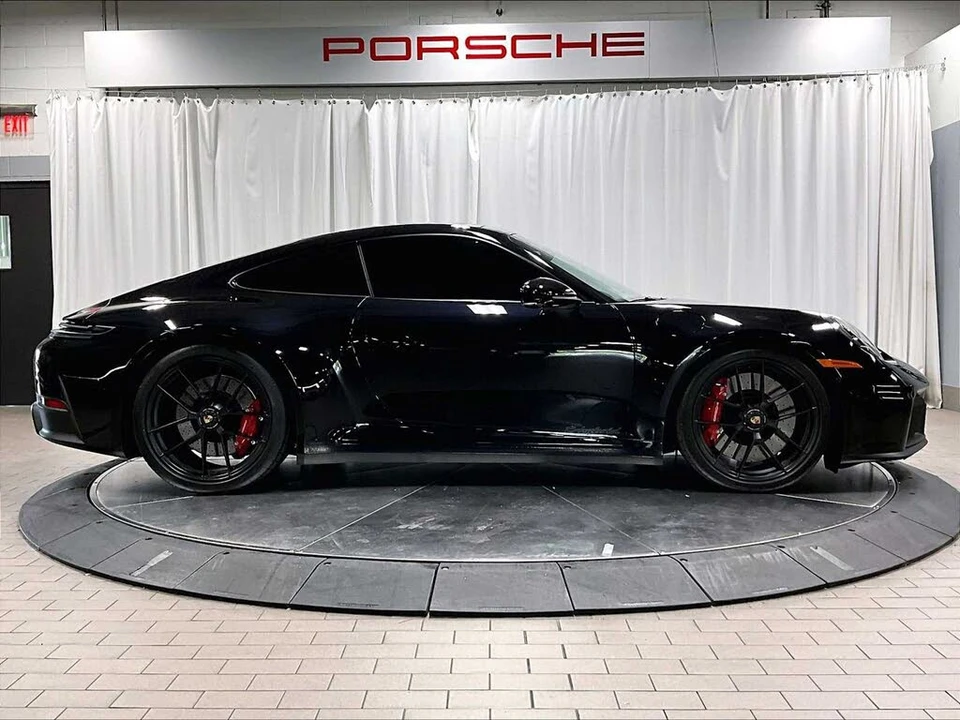 2026 Porsche 911 - Image 9 of 31