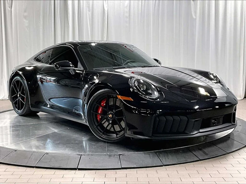 2026 Porsche 911 - Image 10 of 31