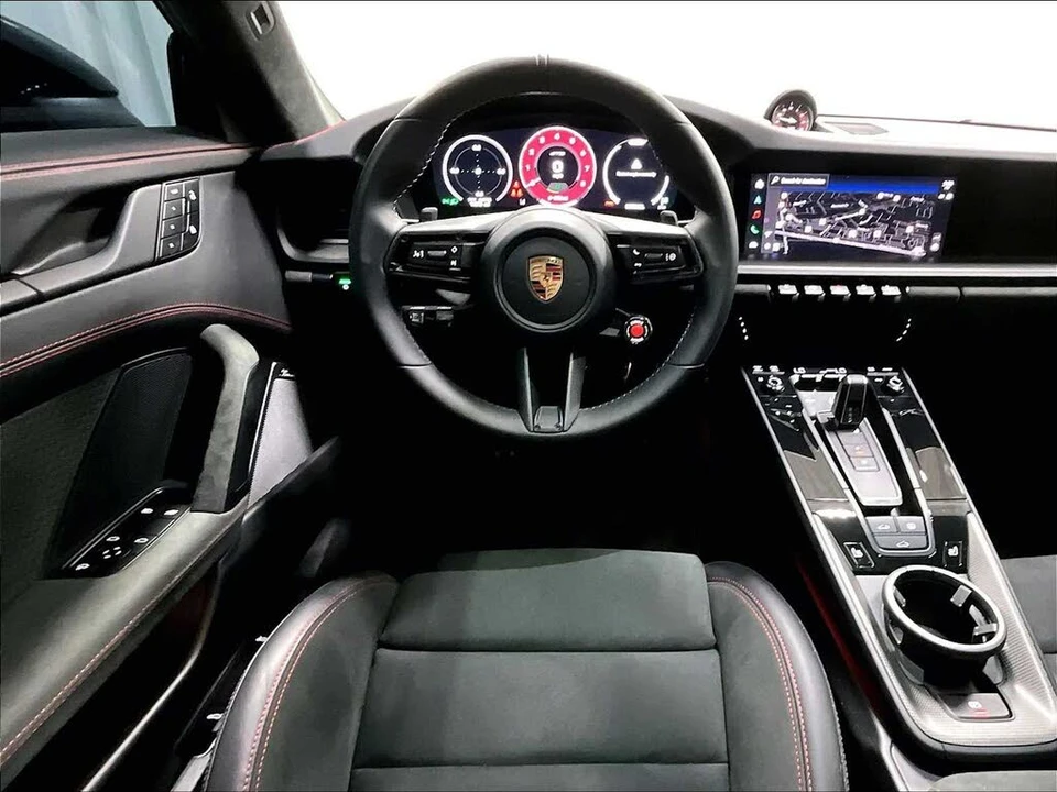 2026 Porsche 911 - Image 14 of 31