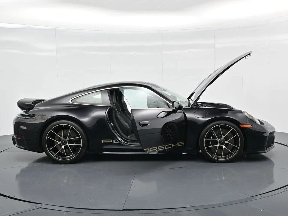 2026 Porsche 992 Carrera GTS - Image 27 of 31