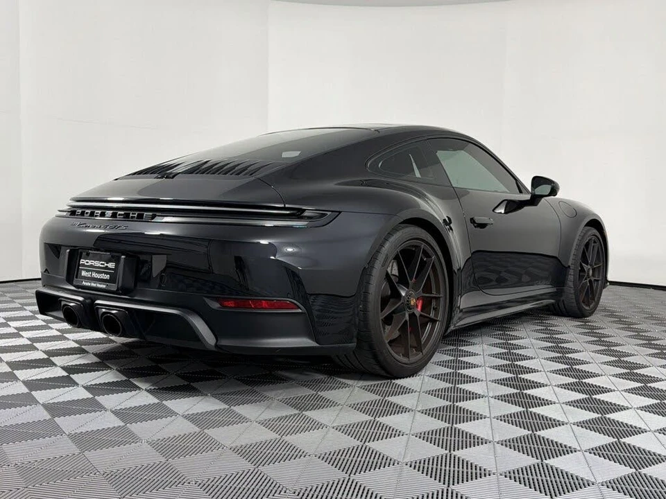 2026 Porsche 911 - Image 9 of 30