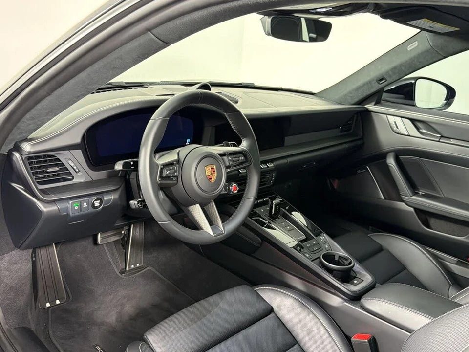 2026 Porsche 911 - Image 4 of 30