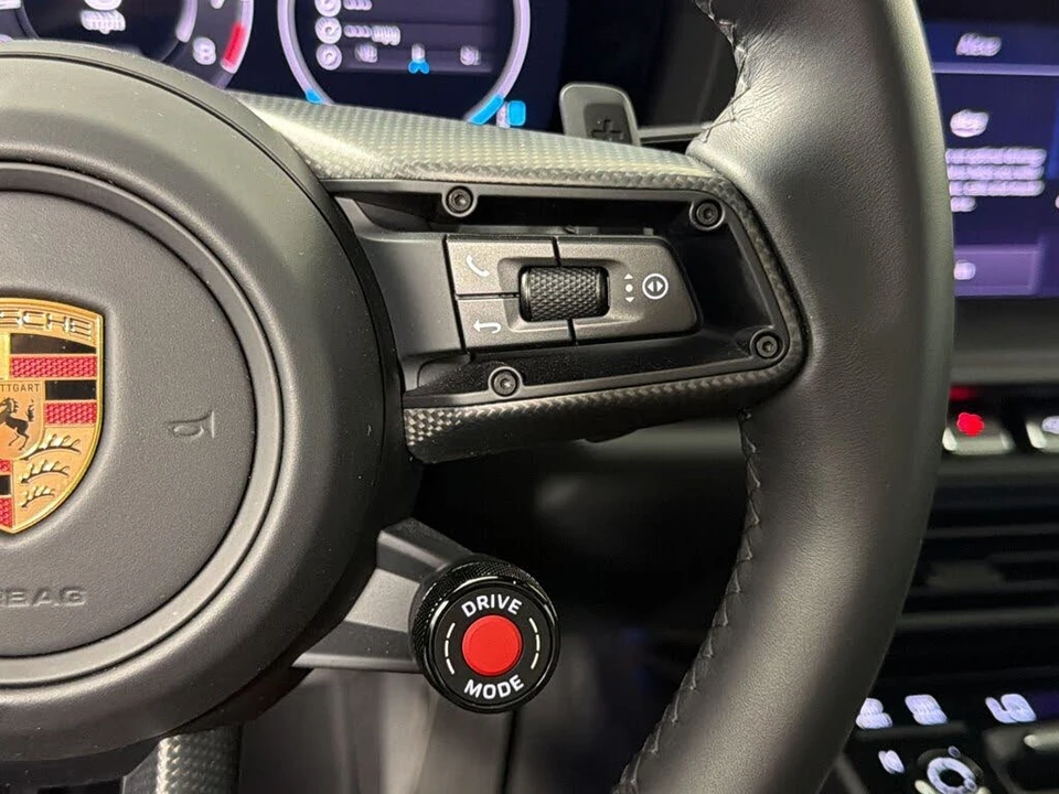 2026 Porsche 911 - Image 27 of 30