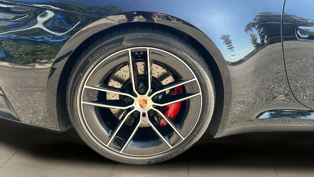 2026 Porsche 911 - Image 18 of 31