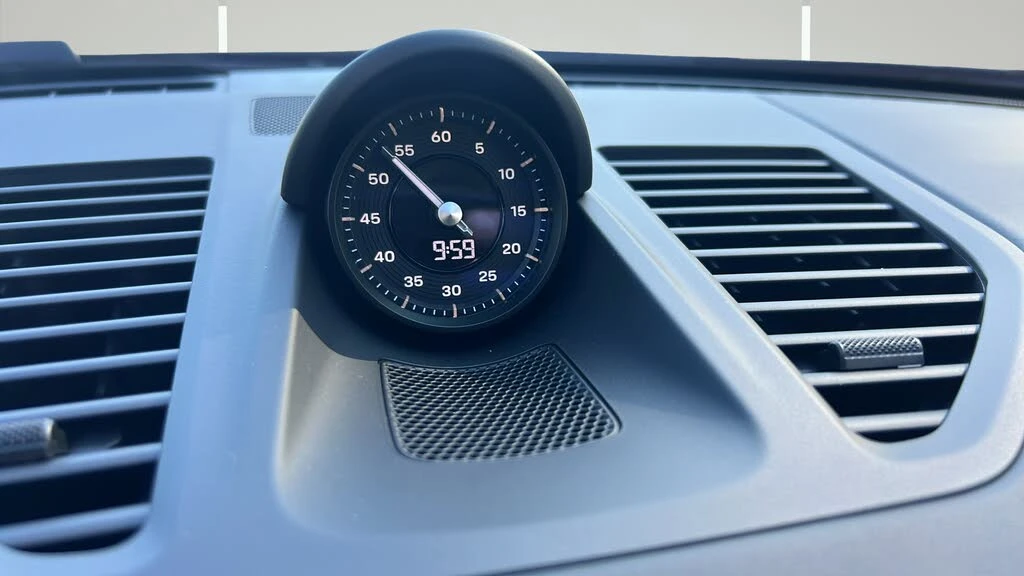 2026 Porsche 911 - Image 28 of 31
