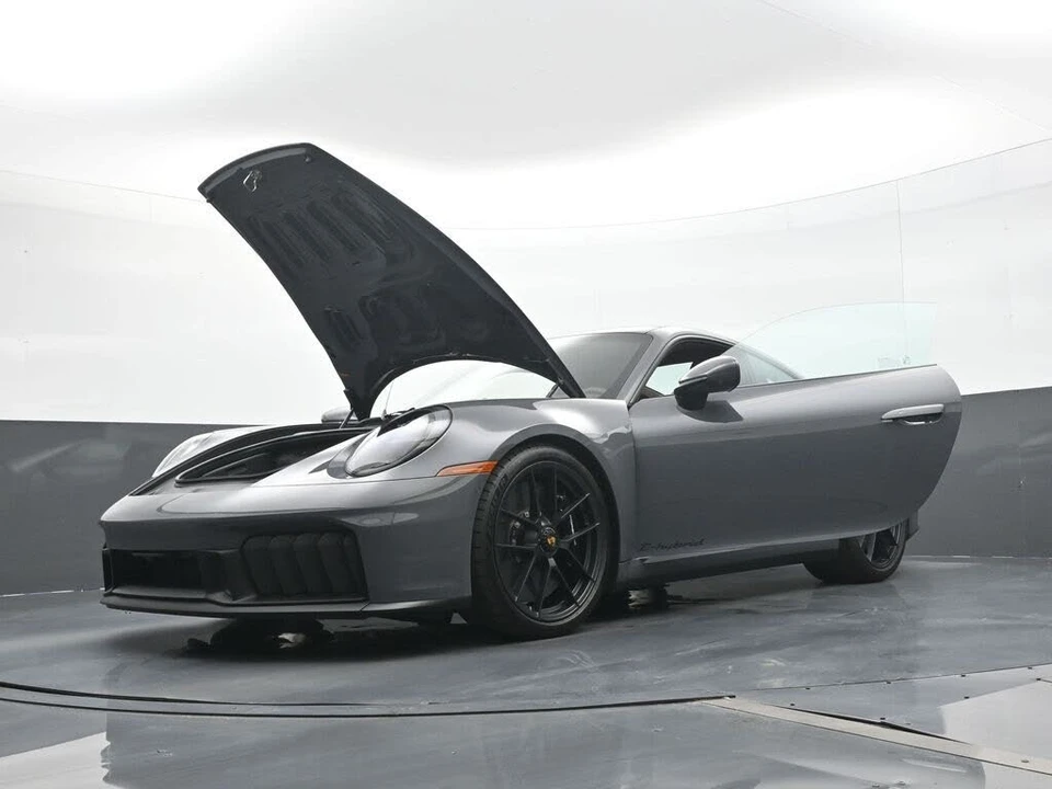 2026 Porsche 992 Carrera GTS - Image 27 of 30