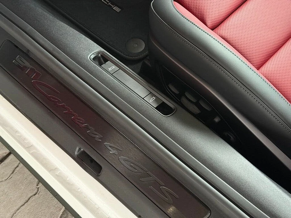 2026 Porsche 911 - Image 6 of 26