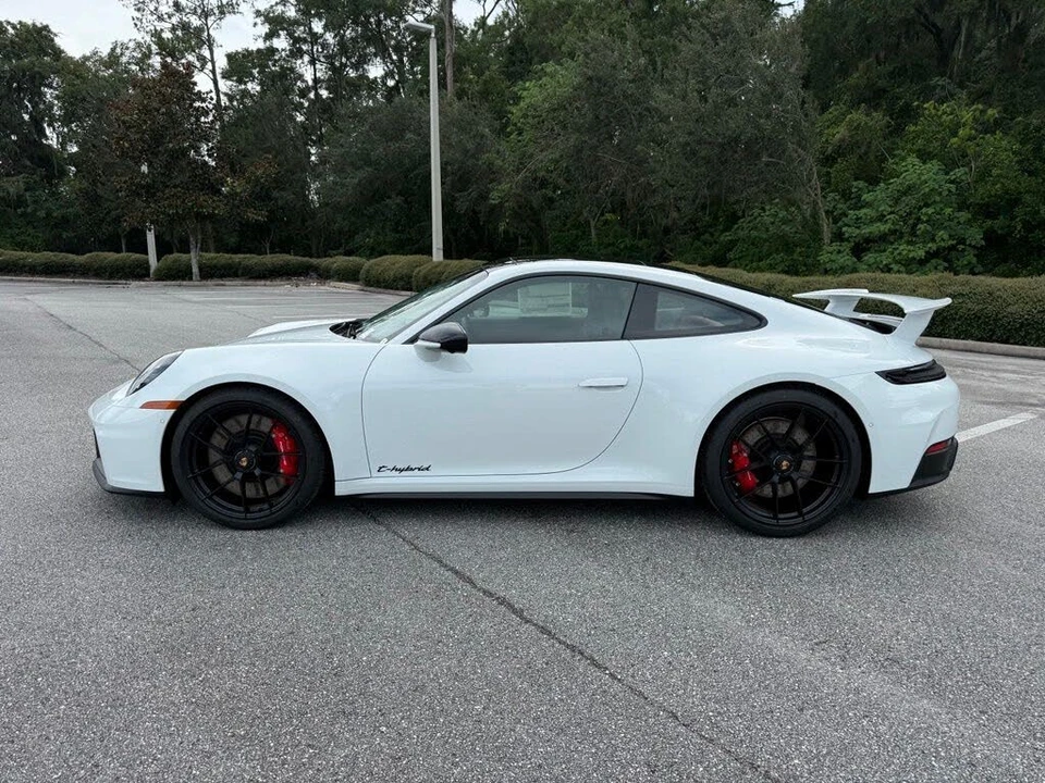 2026 Porsche 911 - Image 2 of 26