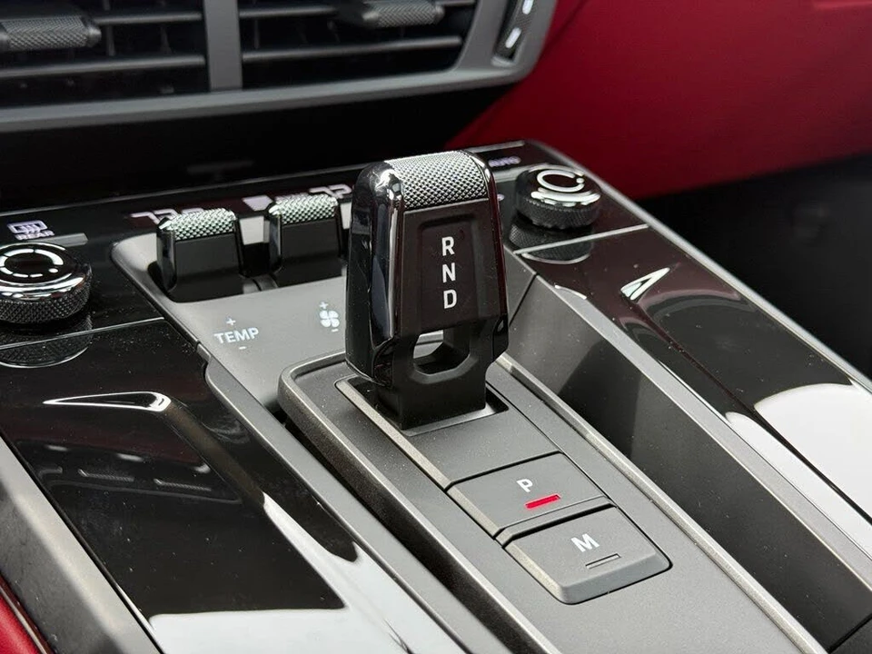 2026 Porsche 911 - Image 16 of 26