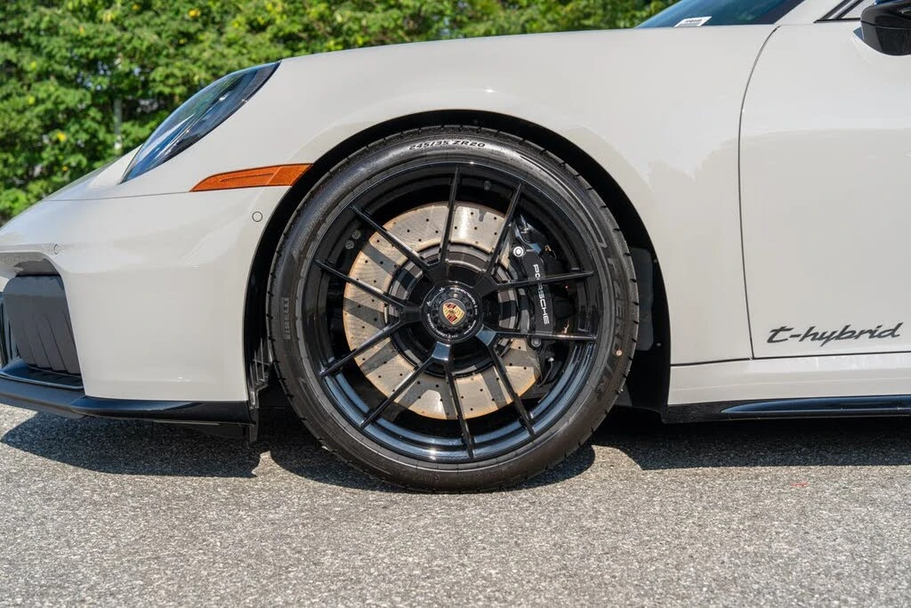 2026 Porsche 992 Carrera GTS - Image 11 of 31