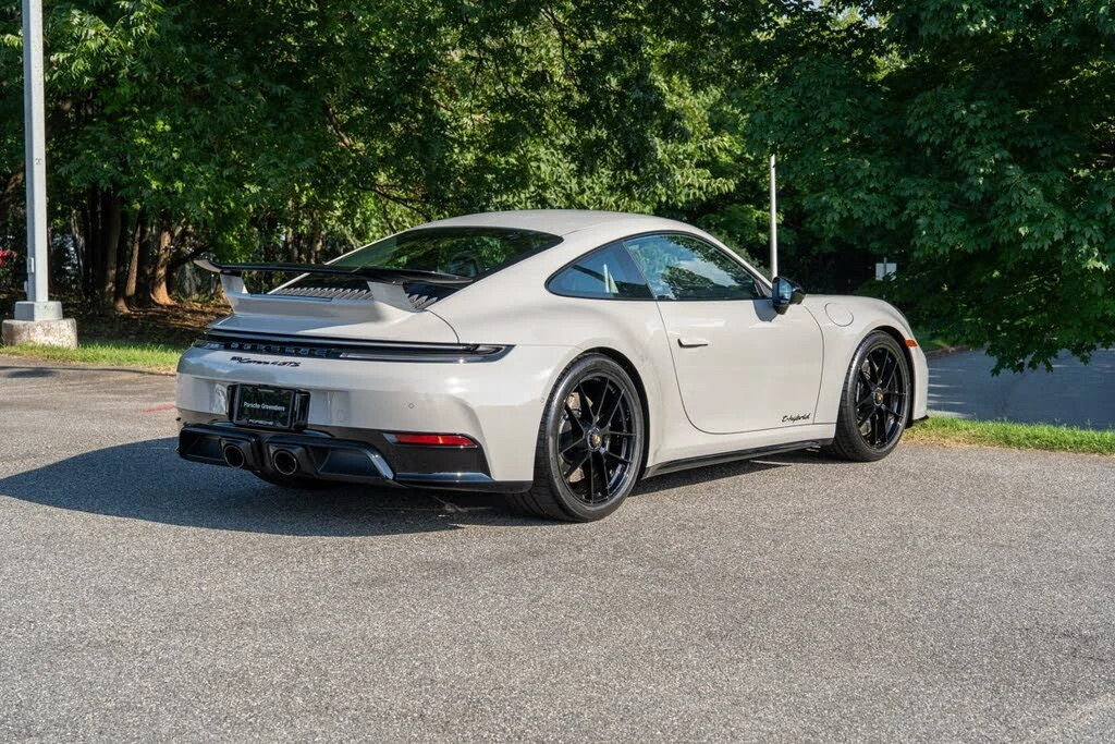 2026 Porsche 992 Carrera GTS - Image 7 of 31