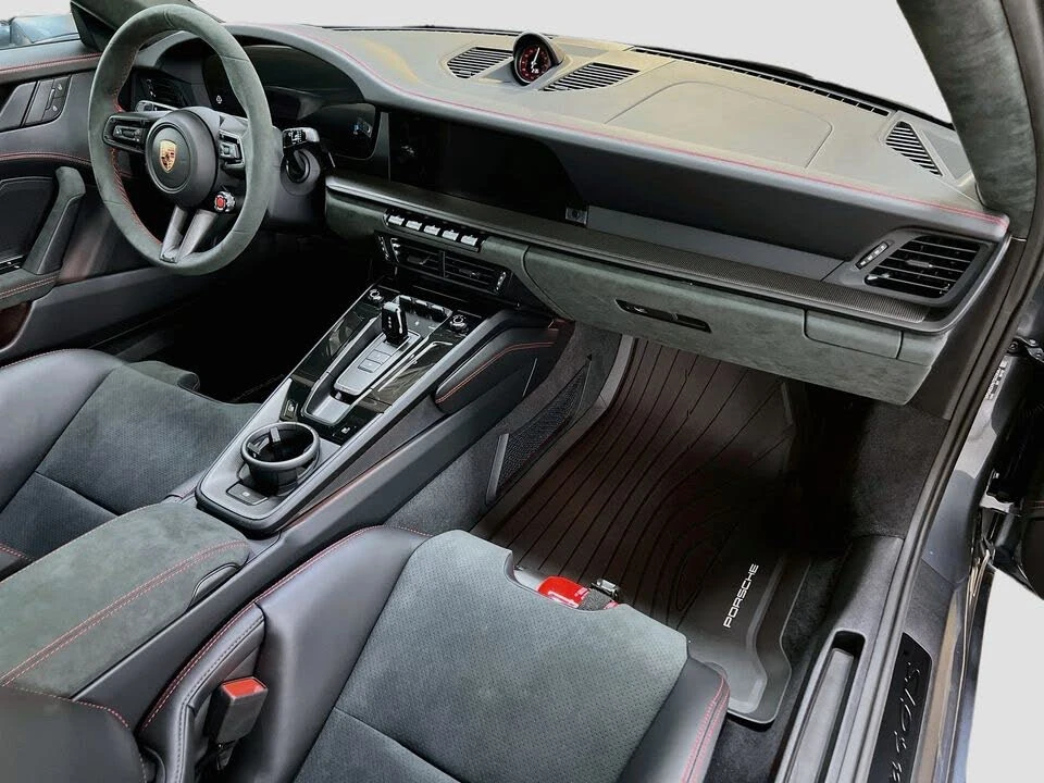 2026 Porsche 911 - Image 29 of 31