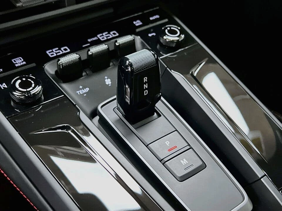 2026 Porsche 911 - Image 18 of 31