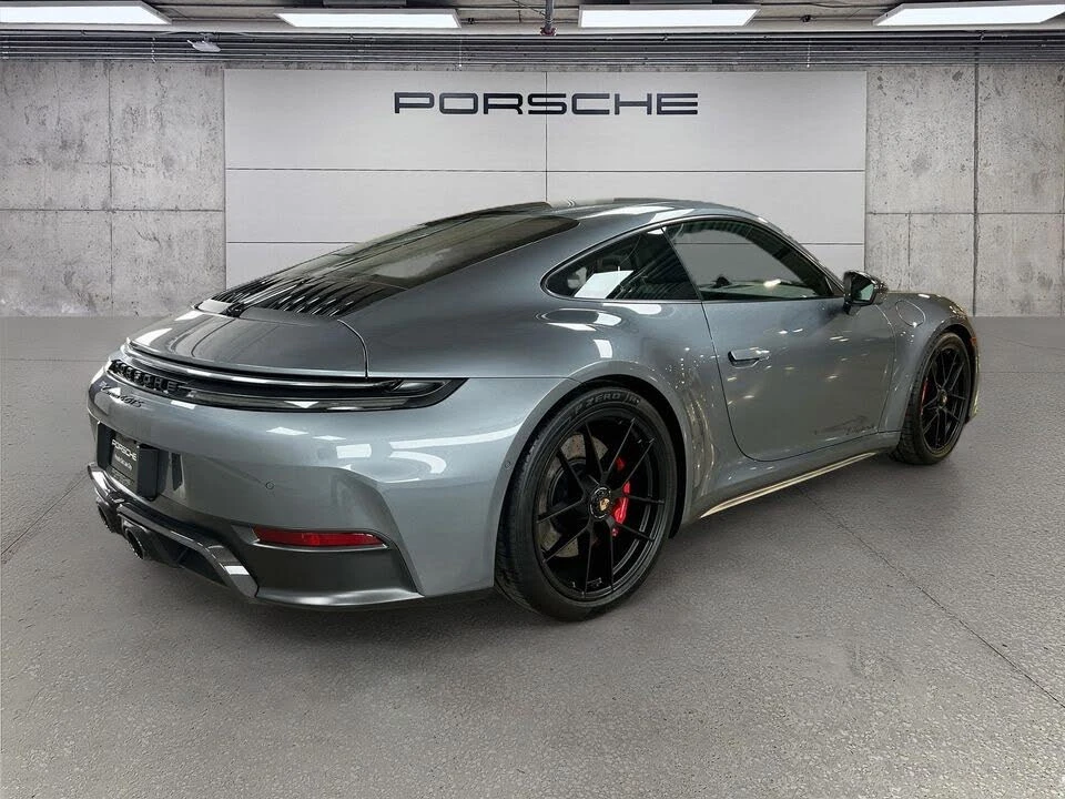 2026 Porsche 911 - Image 9 of 31
