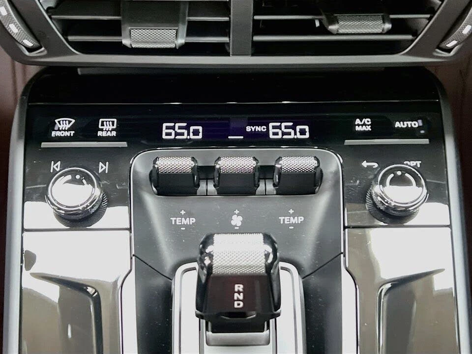 2026 Porsche 911 - Image 17 of 31