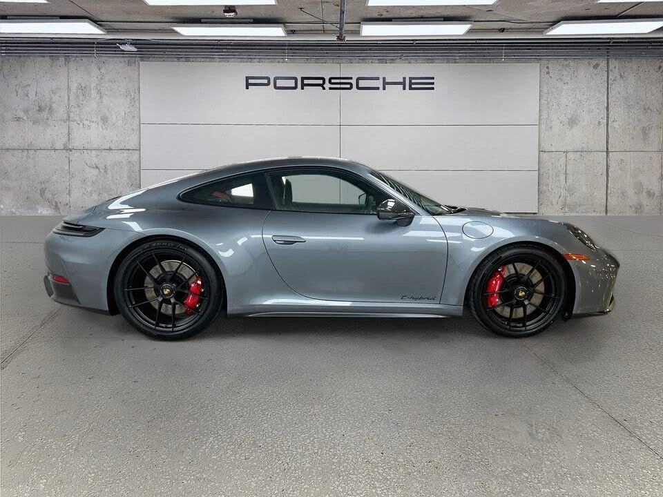 2026 Porsche 911 - Image 8 of 31