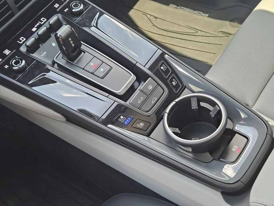 2026 Porsche 992 Carrera GTS - Image 21 of 31