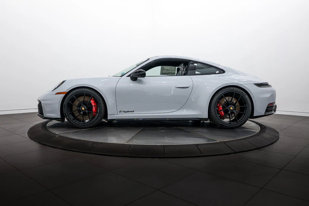 2026 Porsche 911 - Image 2 of 31