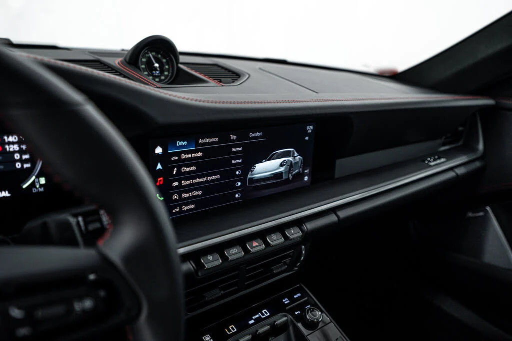 2026 Porsche 911 - Image 24 of 31