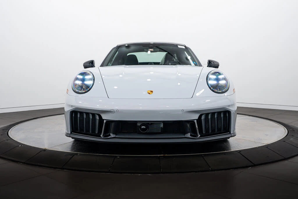 2026 Porsche 911 - Image 10 of 31