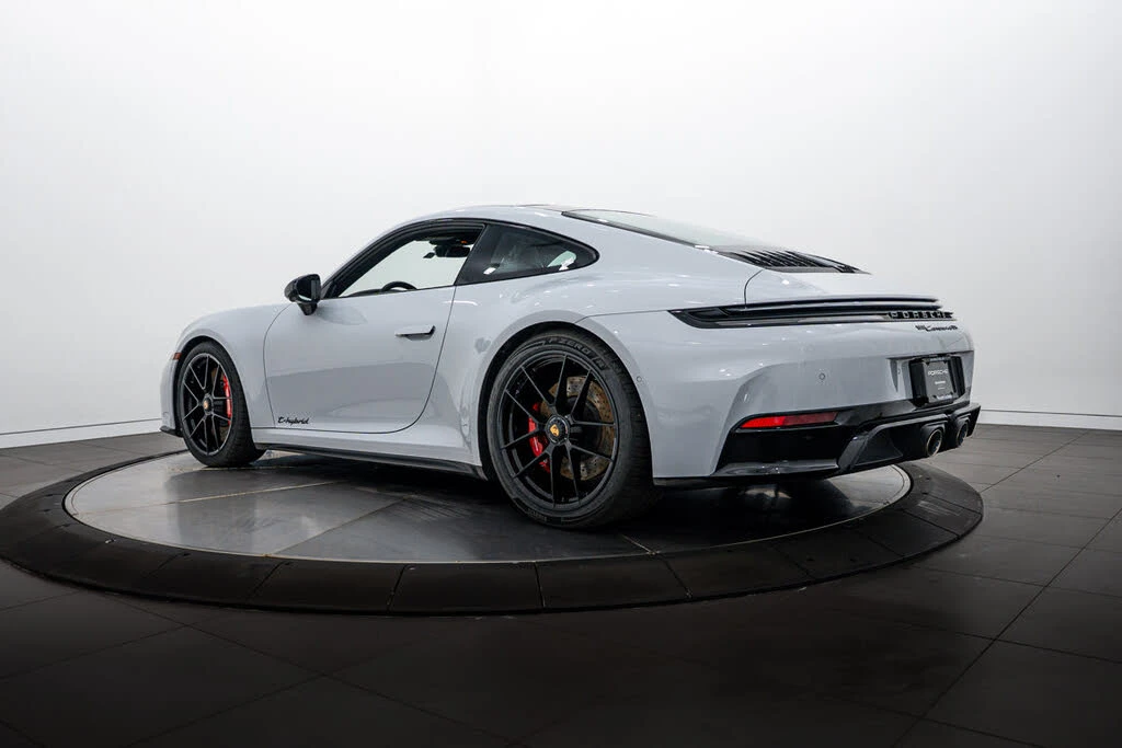 2026 Porsche 911 - Image 3 of 31