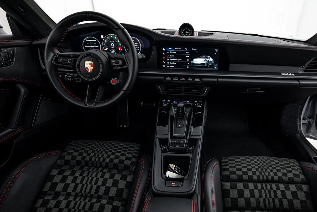 2026 Porsche 911 - Image 12 of 31