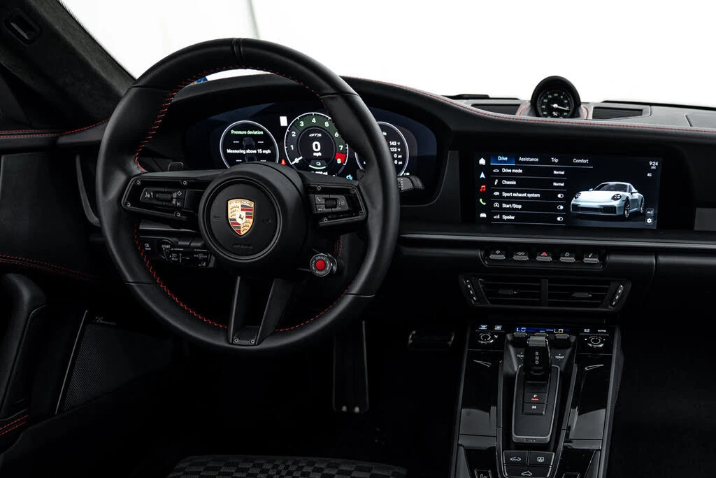 2026 Porsche 911 - Image 13 of 31