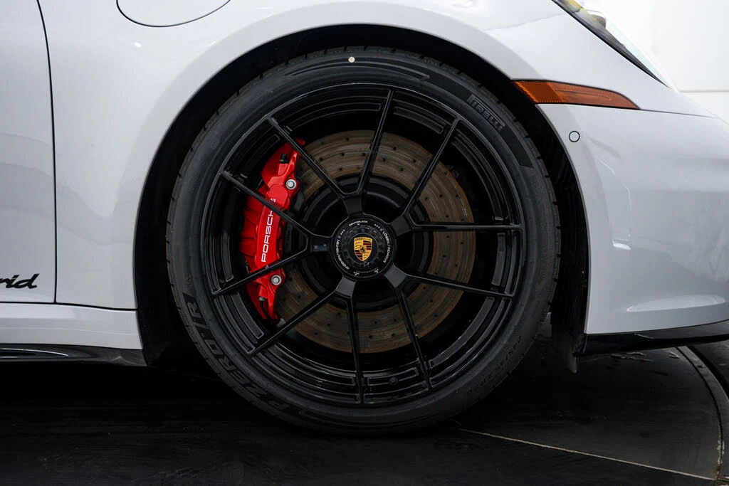 2026 Porsche 911 - Image 11 of 31