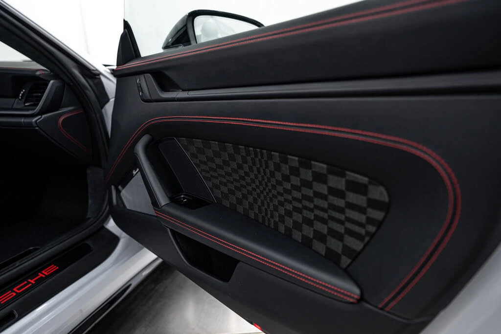 2026 Porsche 911 - Image 17 of 31