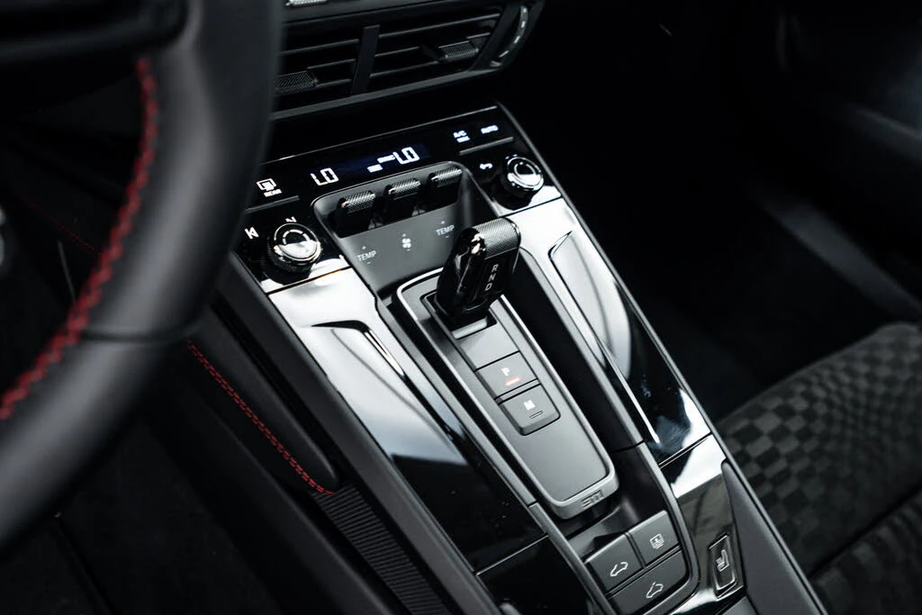 2026 Porsche 911 - Image 23 of 31